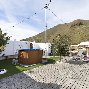 https://beautiful-canarian-house-bursting-with-character.in-canary-islands.com